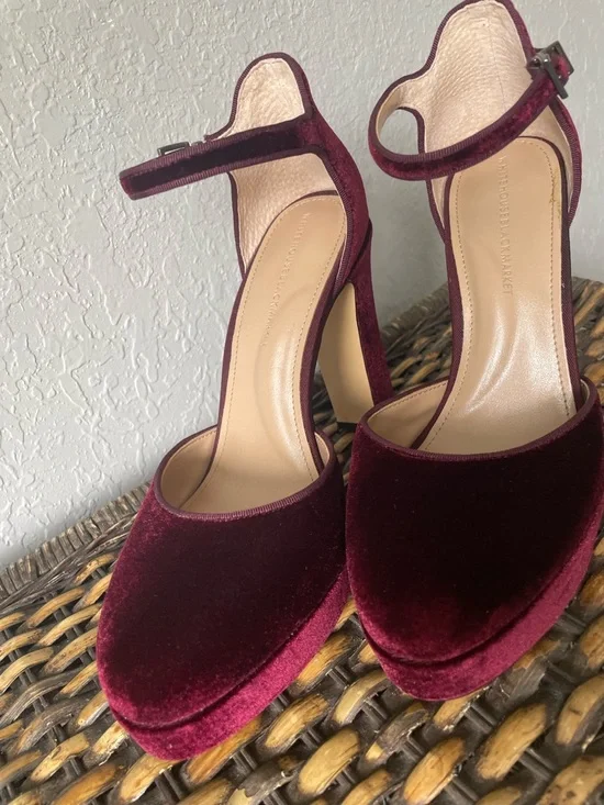 White House Black Market Burgundy Velvet Heels—Size 7M - Picture 4 of 7